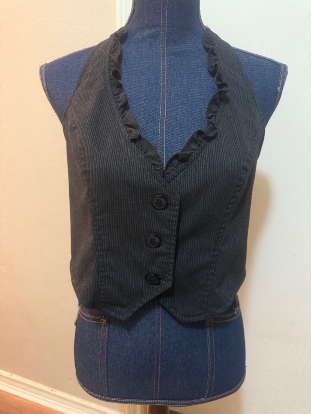 Joe Benbasset Black Ruffled V-Neck Button Front Vest